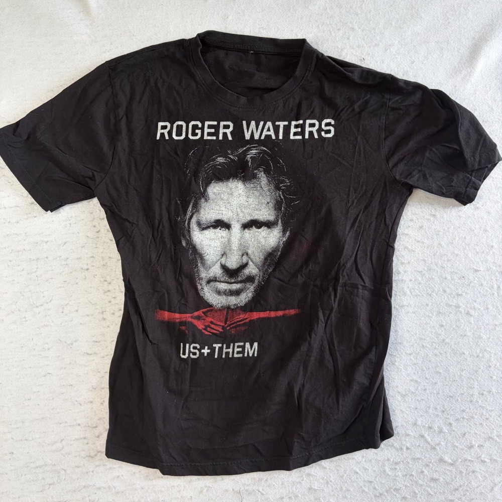 Roger Waters Us + Them Tour T-Shirt Mens Medium Black 2017 Concert Graphic